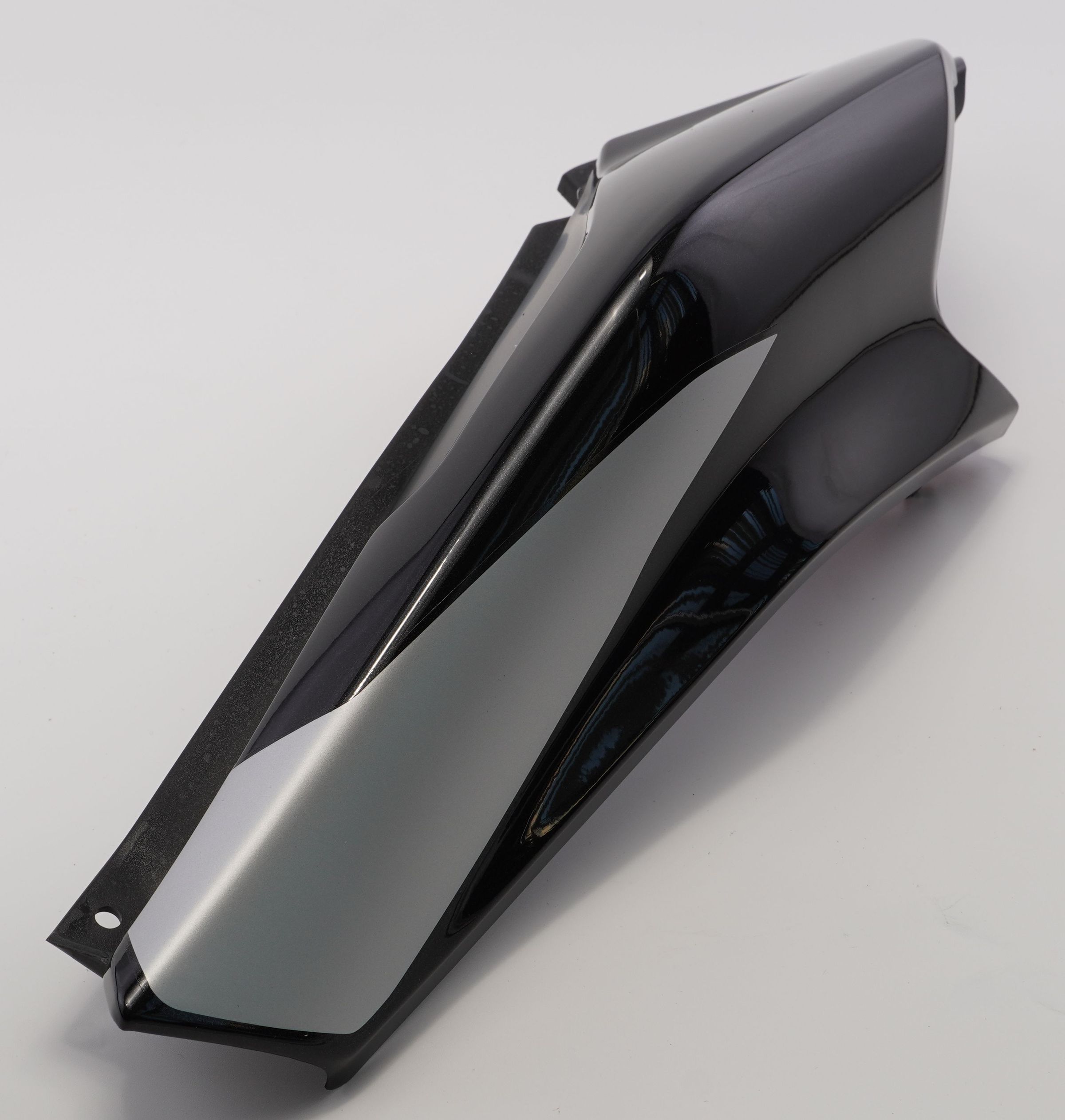 Пластик задний левый, чёрный Spr Blk + Decal 52JF2308 BAJAJ