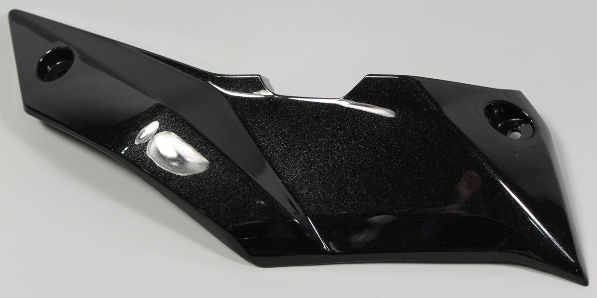 Пластик плуга правый, черный 56JL3931 BAJAJ