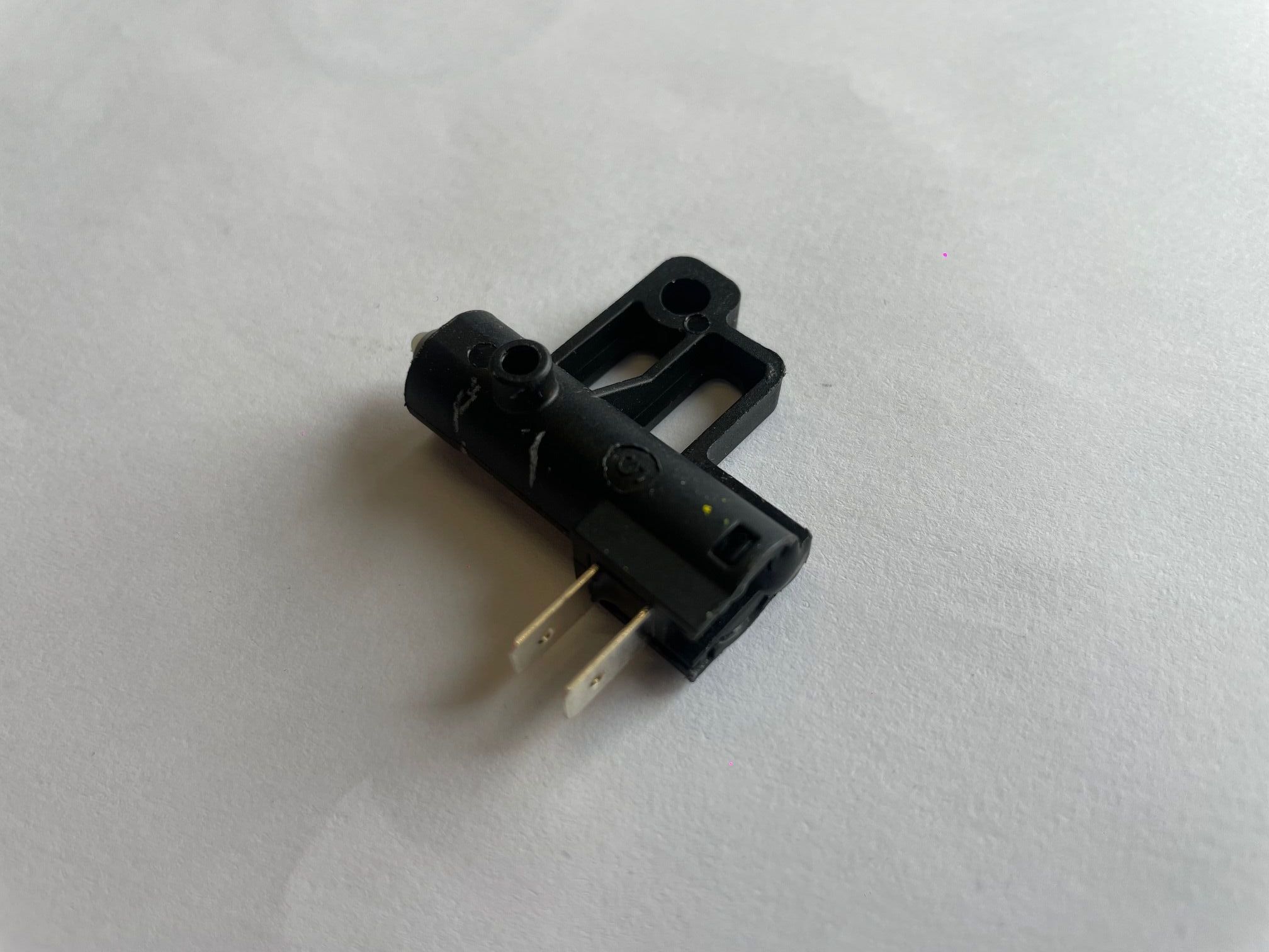 Микровыключатель тормоза, 12V DJ201109 BAJAJ