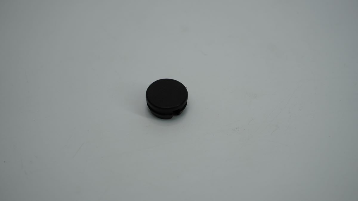 Втулка фиксации тросика ХХ в кронштейне JL581203 BAJAJ