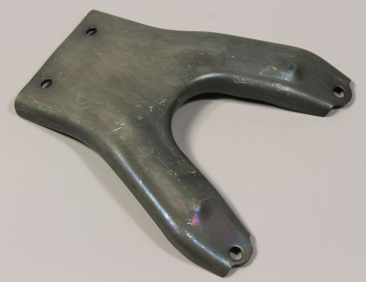 Кронштейн крепления переднего крыла PF181431 BAJAJ