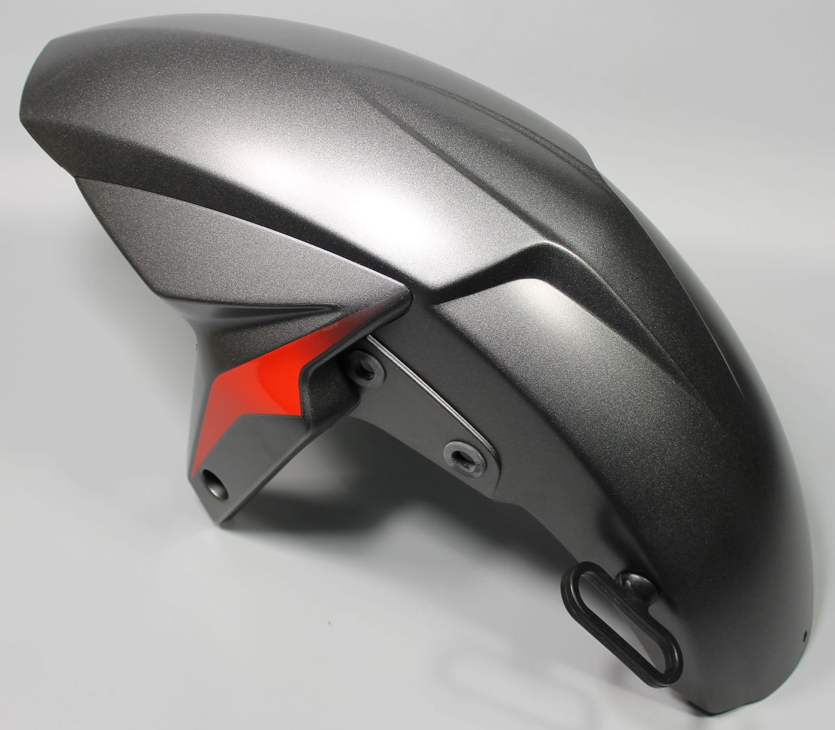 Крыло переднее без брызговика с красной наклейкой 52JL1018 BAJAJ