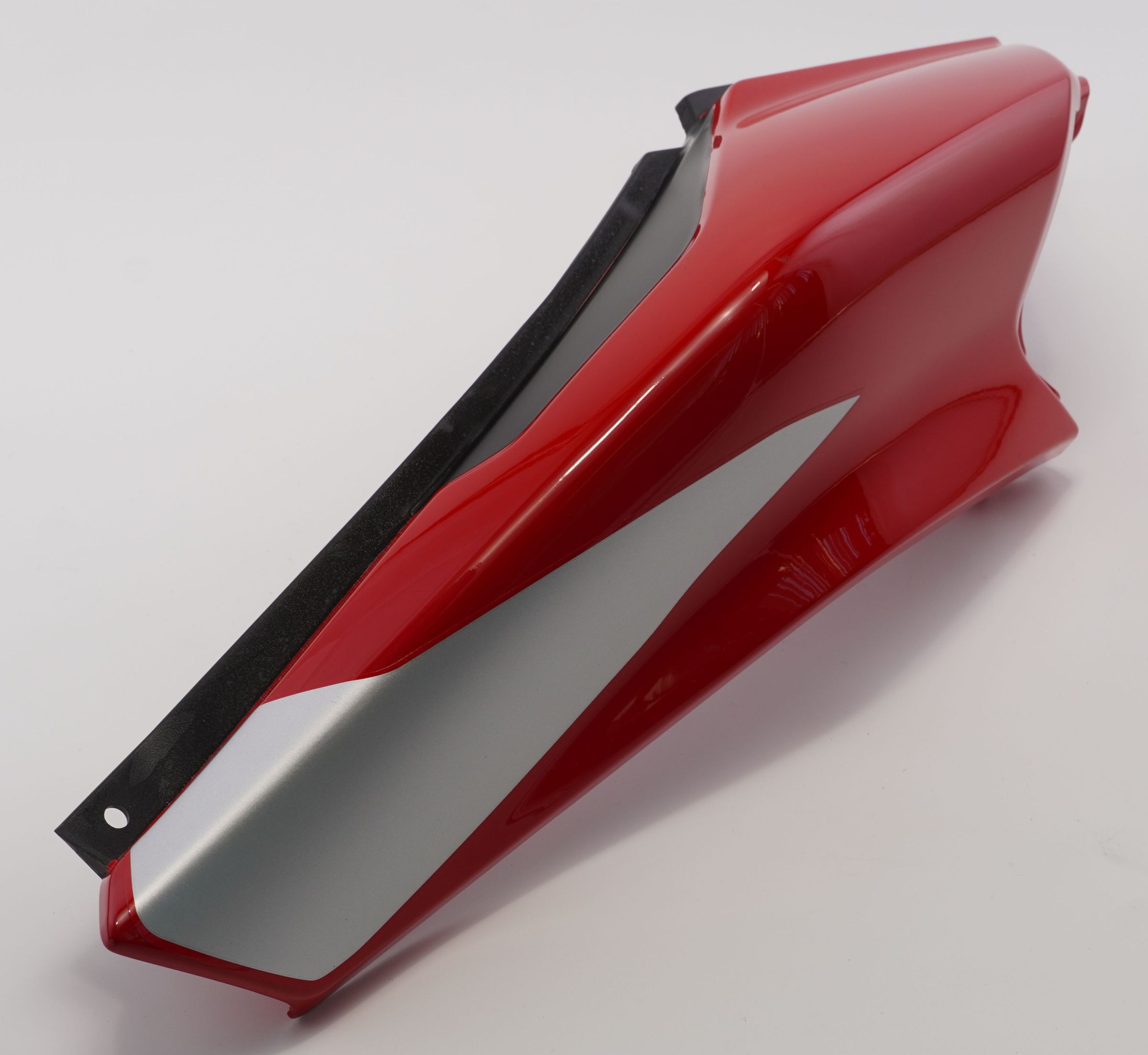 Пластик задний левый, красный RED BLK +DCL N C&G 52JF2207 BAJAJ