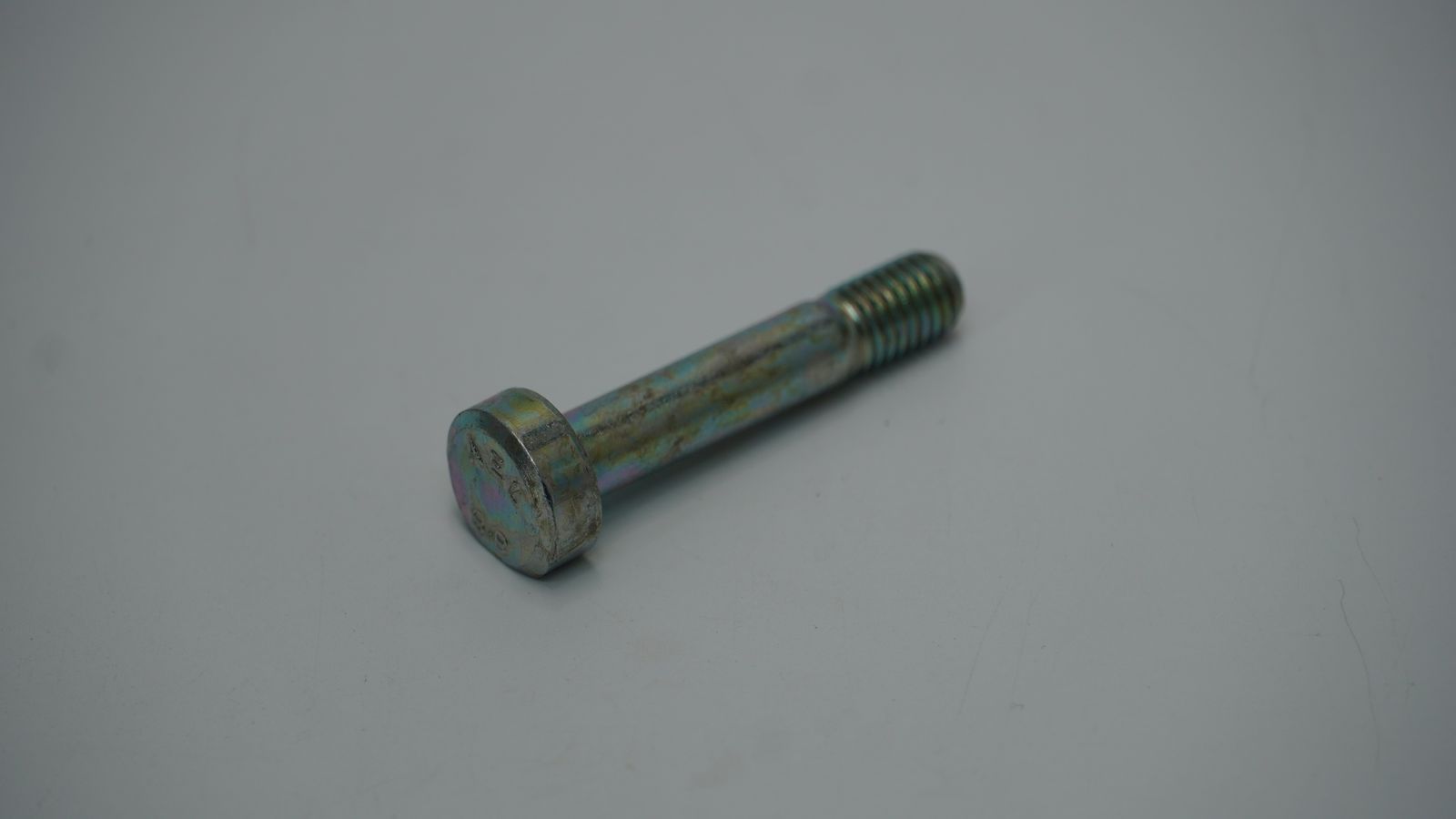 Болт DJ151048 BAJAJ