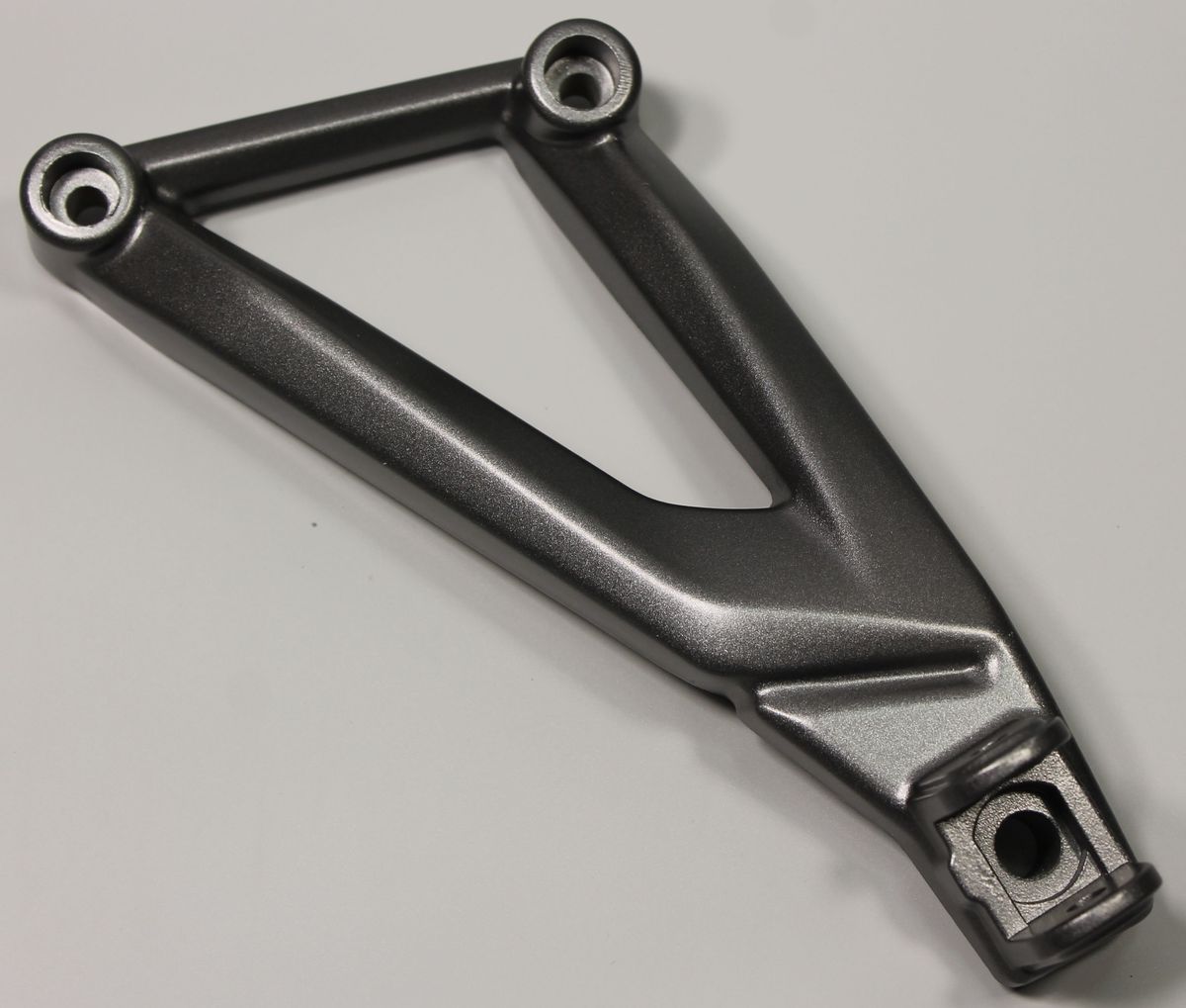 Кронштейн подножки задней левой 56JL4J1Y BAJAJ