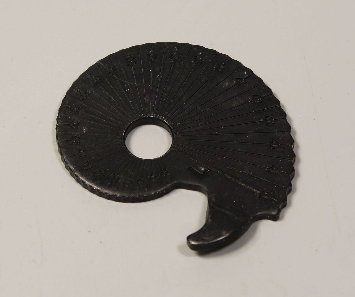 Регулятор натяжения приводной цепи, левый JL122001 BAJAJ