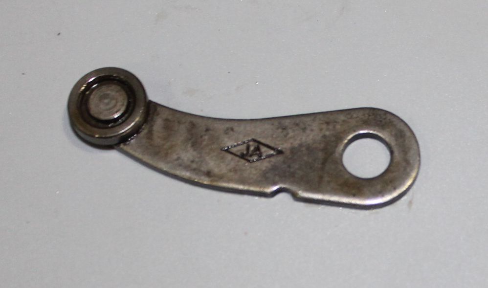 Ролик фиксатор копирного вала JA561207 BAJAJ