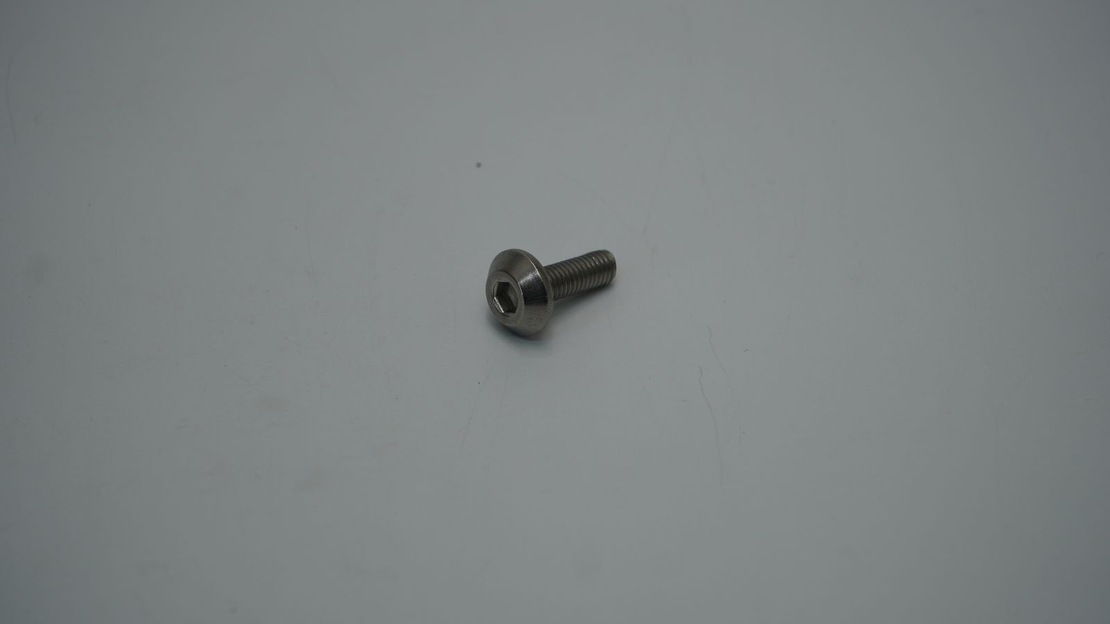 Болт M5XL15 DT181010 BAJAJ