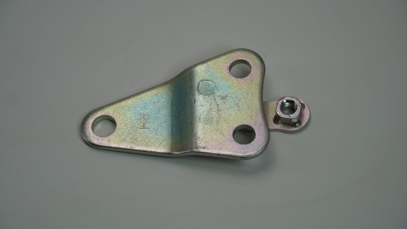 Кронштейн двигателя JR113811 BAJAJ