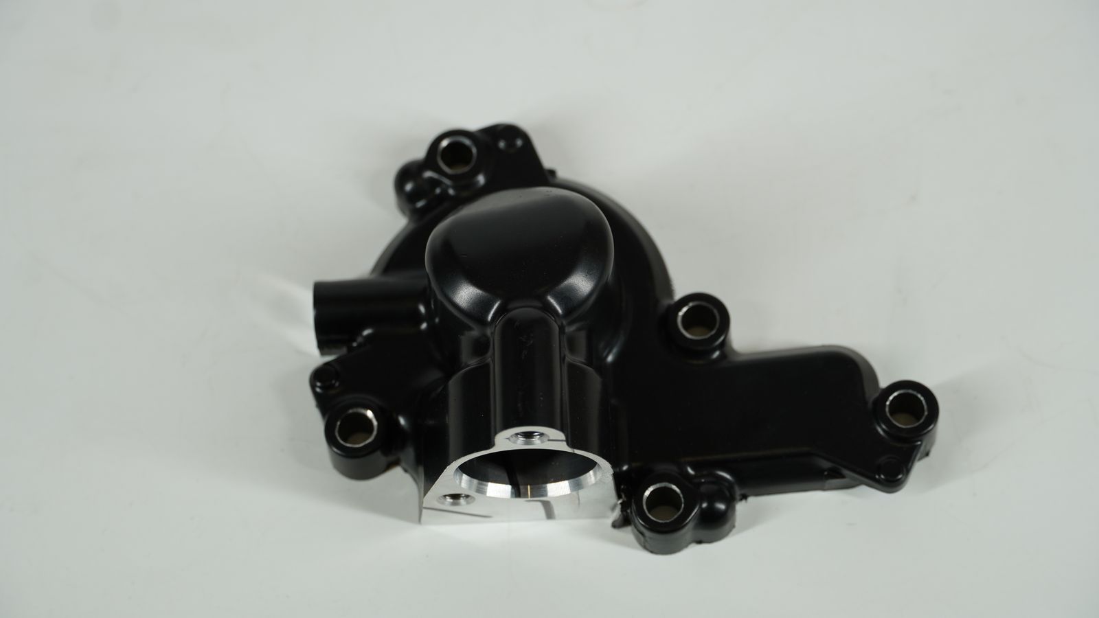 Крышка водяного насоса  JL601008 BAJAJ