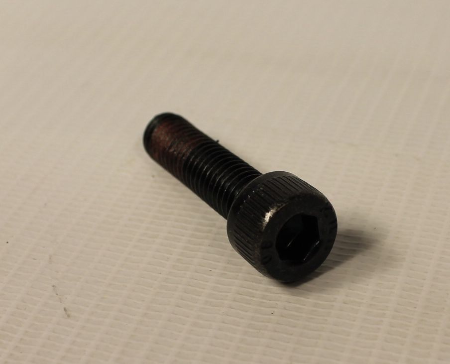 Болт  M8X1.25XL 30XBLACK LAC00141 BAJAJ