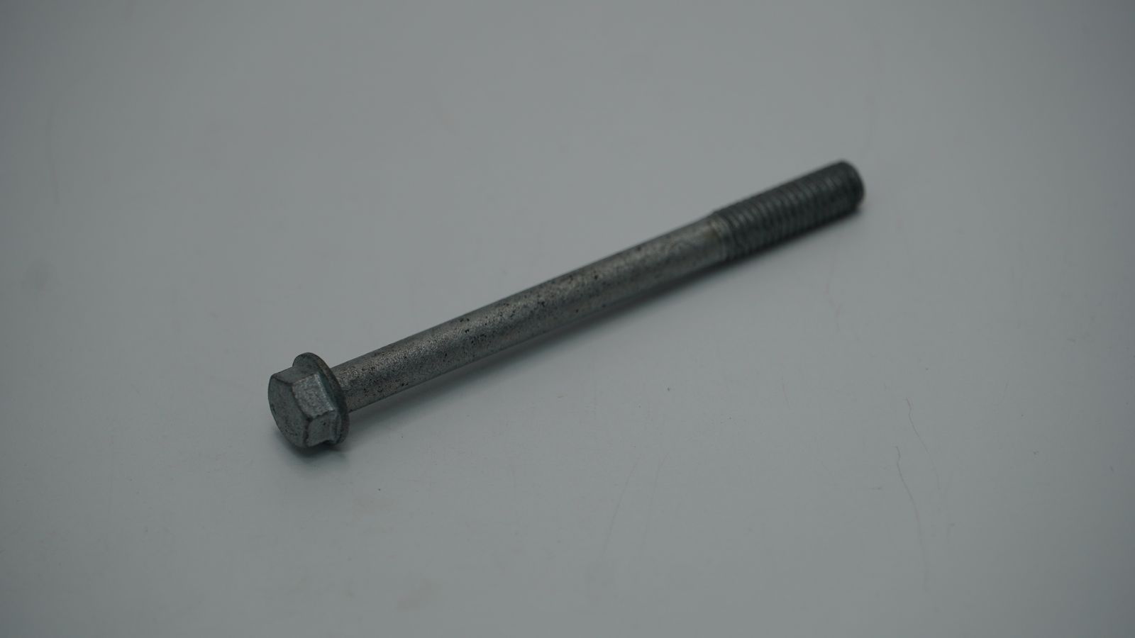 Болт M6x1 KAEQ0670 BAJAJ