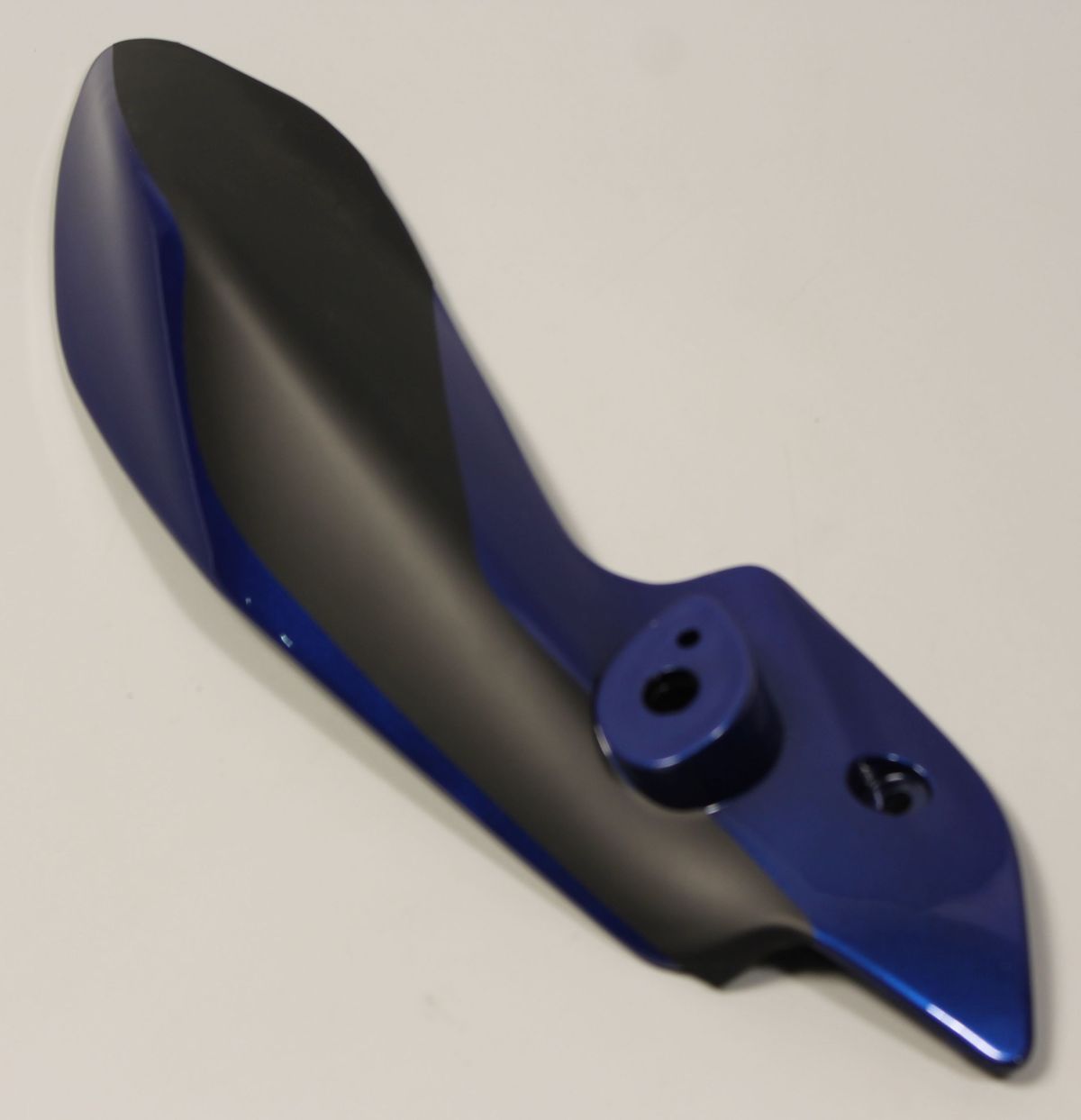 Пластик фары левый, синий JL76015P BAJAJ