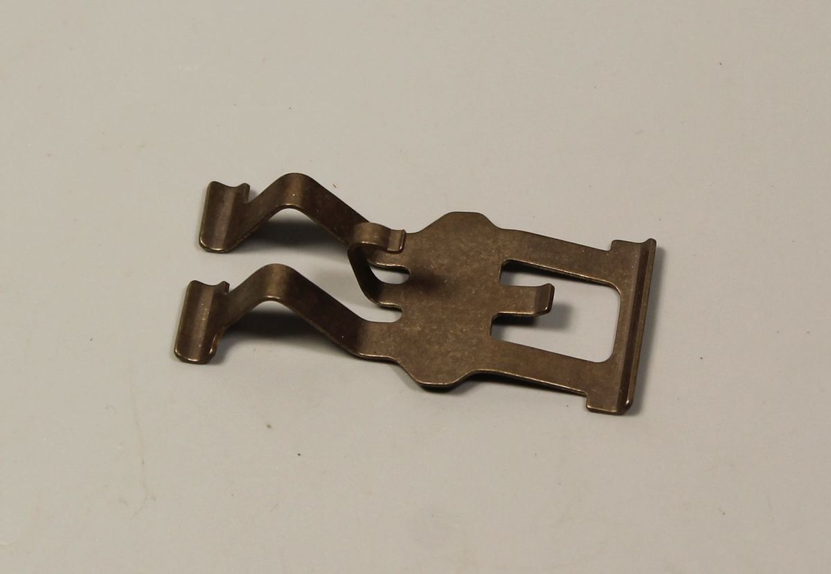 Прижимная пластина колодок переднего суппорта JL131825 BAJAJ