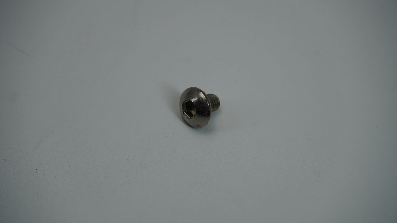 Винт JL591149 BAJAJ